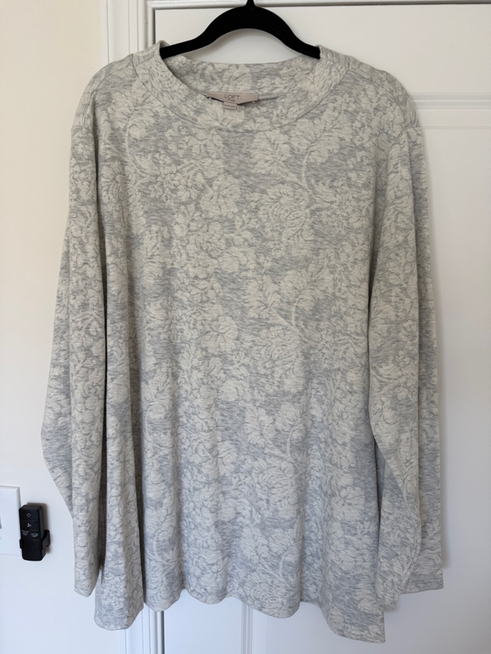 LOFT Plus Light Gray Floral Jacquard Crewneck Sweater